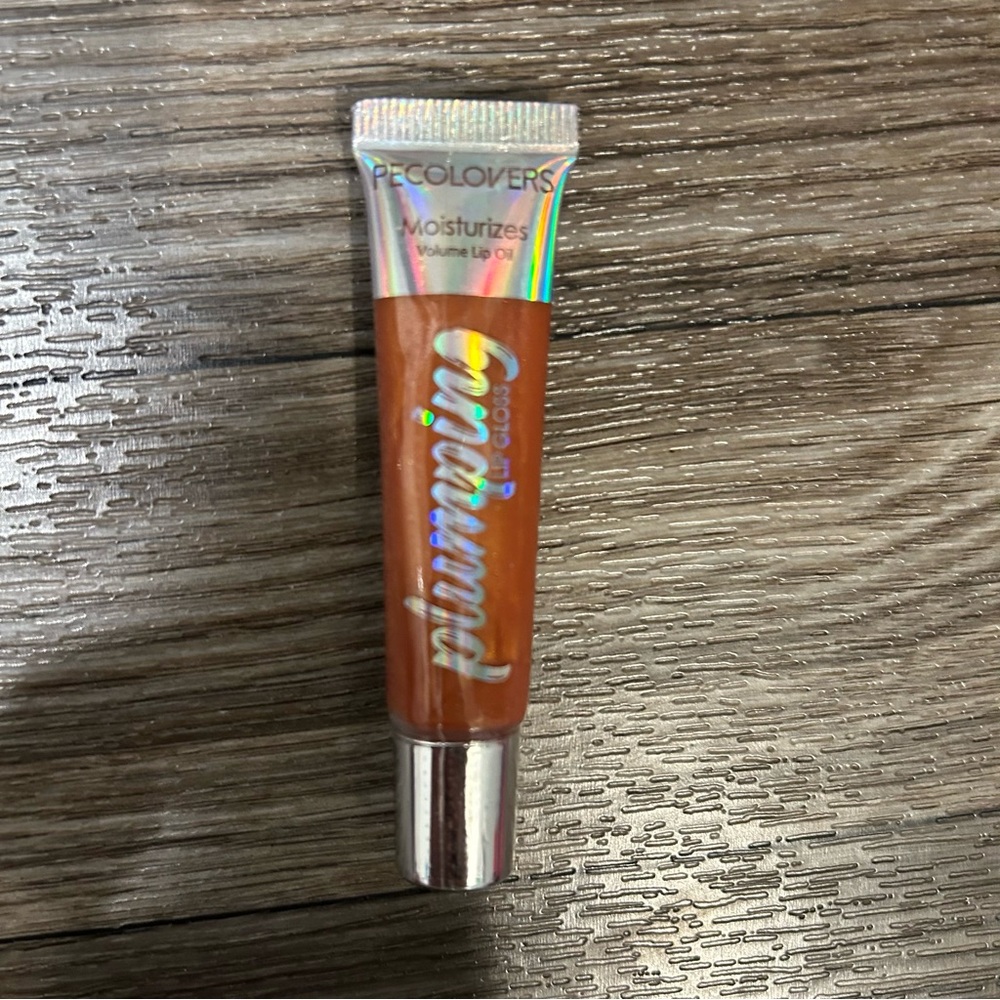 Pecolovers Moisturizing Lip Gloss in Shiny Brown